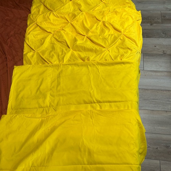 Yellow King Pillowcases - Picture 2 of 5